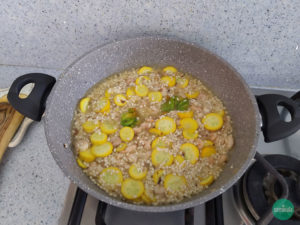 Risotto con zucchine e gamberetti - Ricette Seminala